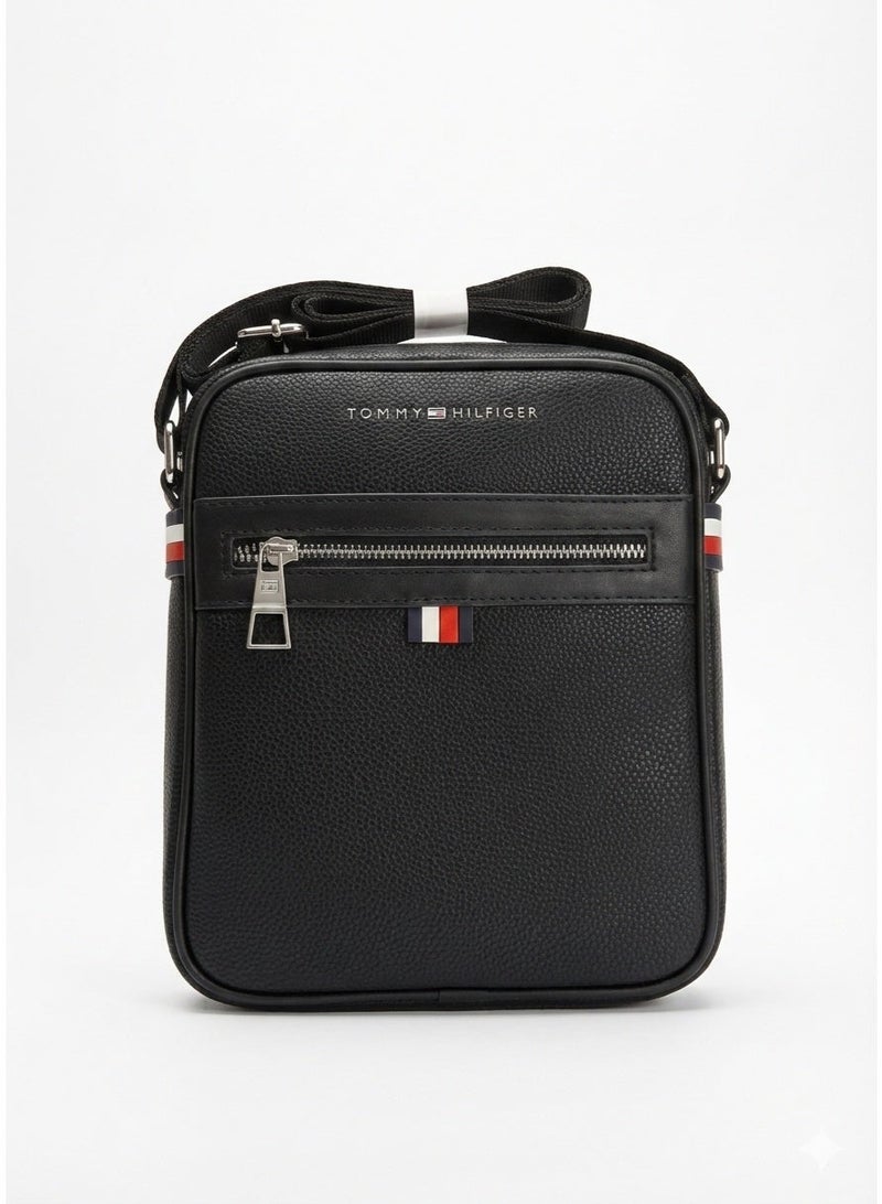 Hilfiger Denim Tommy Hilfiger Essential Mini Reporter Bag - Black - Image 1